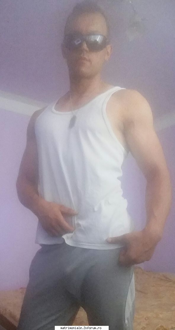 i-mi da si mie o muie azi? as vrea sa simt sperma in gura,si pe gat cum se duce... :hi:  :hi:  :hi: