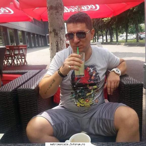 caut o doamna ce-i place sexul minim 2-3 ori saptaminal macar 30 de minute sa reziste! foto si mess