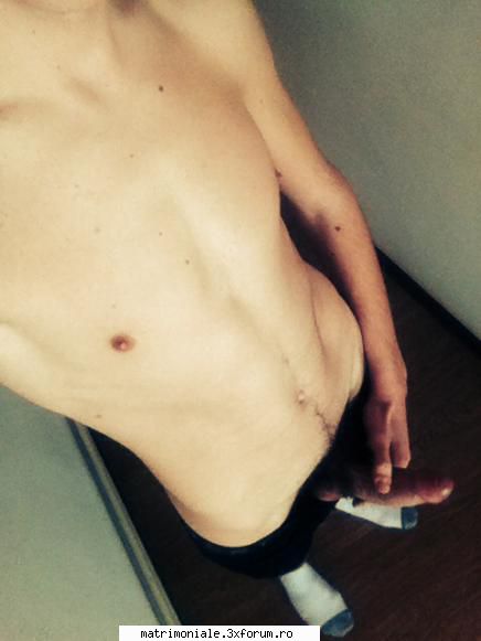 Activ de 19 ani - Activ de 19 ani, discret, caut pasiv care sa ma - Gay