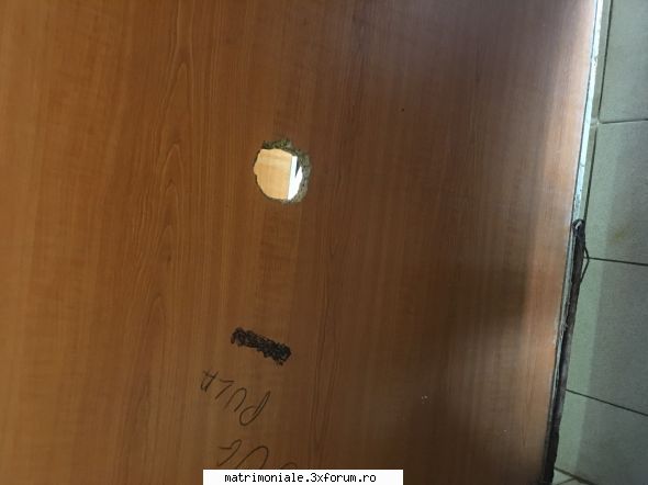 Autovit gloryhole - Sunt aici, astept 10 minute.... vine cineva? - Gay