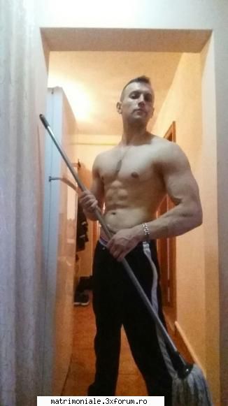 Buna tuturor! Bi pasiv caut activ - Sunt un bi pasiv dragut,cu simtul umorului si cu - Gay