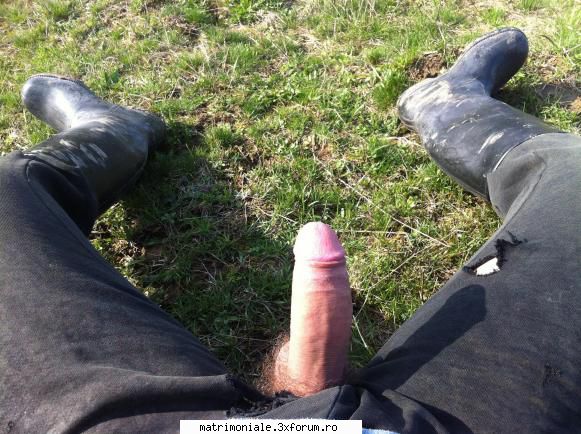 Caut barbat matur in Arad - Ma excita foarte tare sa ma imbrac in haine de - Gay