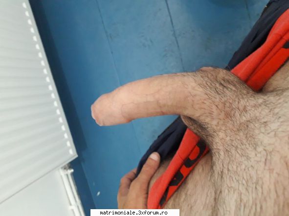 Caut pasiv cu loc - Caut un pasiv intre 20 si 35 de ani, cu loc - Gay