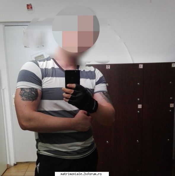 Cuplu cautam barbat pentru sex in 3 - Hei sună interesant - Cupluri