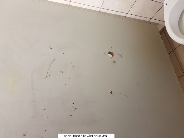 Gloryhole victoriei sau autovit - Sunt aici astept - Gay