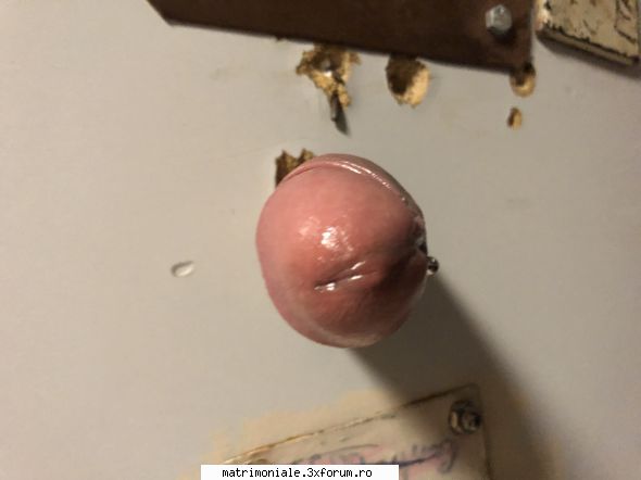 Poze gloryhole - Și jucaria - Gay