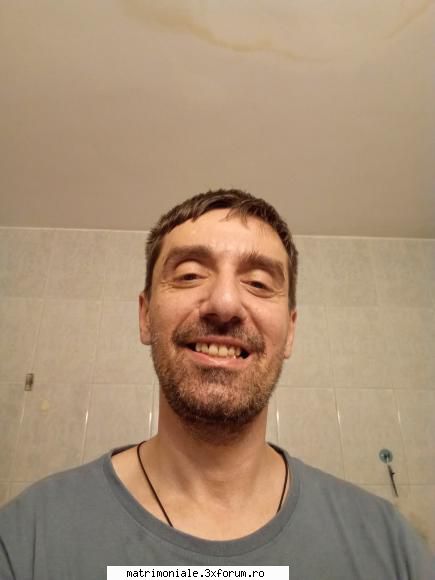 Salut - Vine cineva �n IOR să-mi sugă pula - Gay