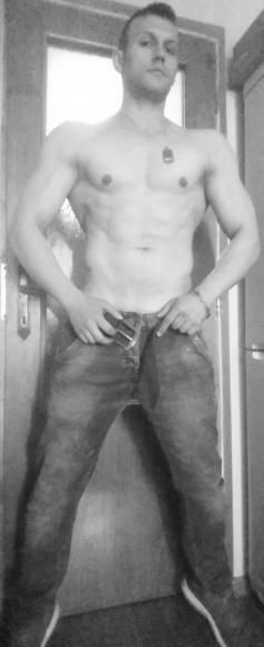 caut activi din TIMISOARA PT ORAL SAU ANAL - Cine mi-o da si mie astazi in cur sau muie? - Gay