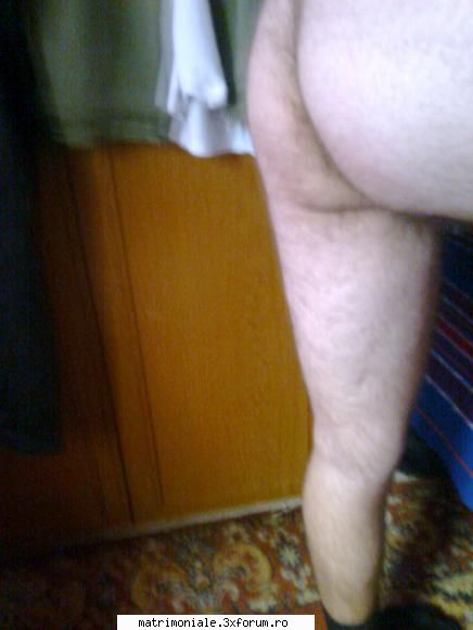 cine ma scarpina si pe mine in cur.... - as vrea sa mi-o bagati in cur,ma mananca rau in - Gay