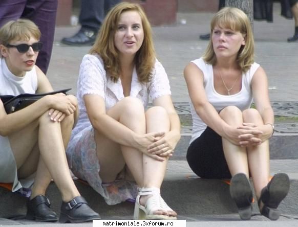upskirt - la universitate - Femei